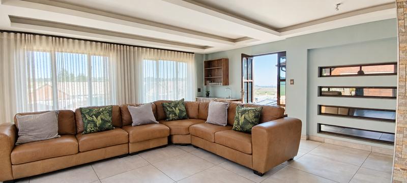 5 Bedroom Property for Sale in Middelburg Eastern Cape